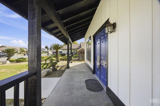 11513 Jenlee Avenue, Bakersfield, CA 93312
