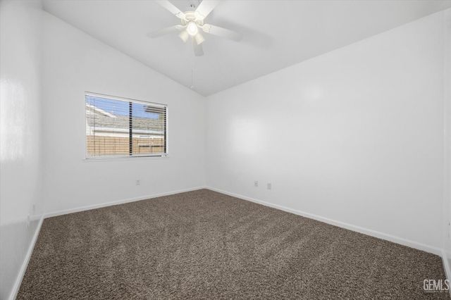 11513 Jenlee Avenue, Bakersfield, CA 93312