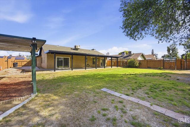 11513 Jenlee Avenue, Bakersfield, CA 93312