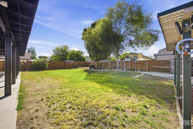 11513 Jenlee Avenue, Bakersfield, CA 93312