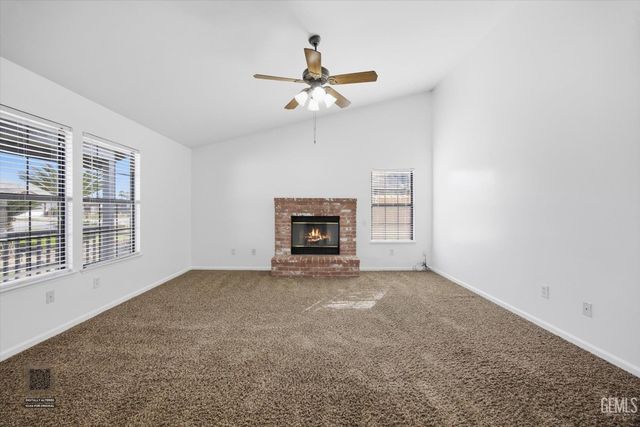 11513 Jenlee Avenue, Bakersfield, CA 93312