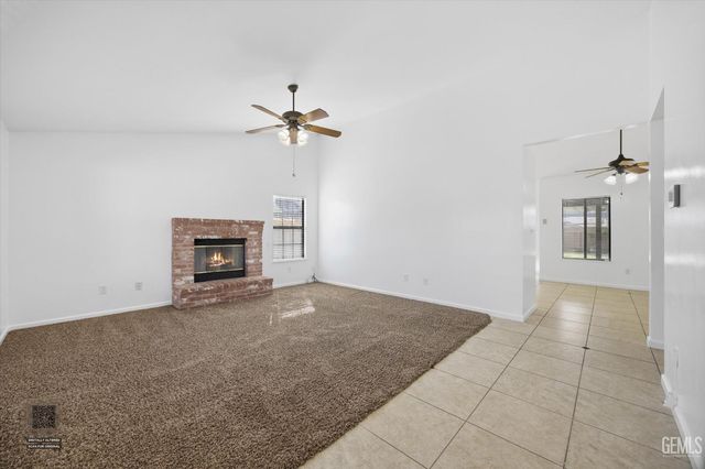11513 Jenlee Avenue, Bakersfield, CA 93312