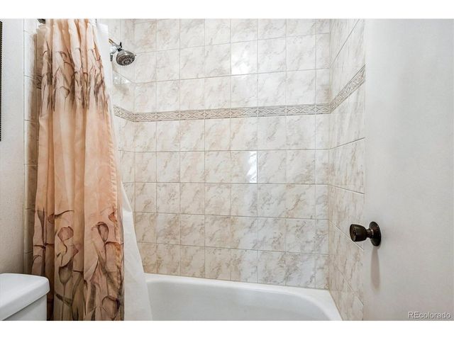 1050 S Monaco Pkwy 99, Denver, CO 80224