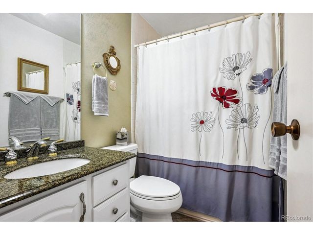 1050 S Monaco Pkwy 99, Denver, CO 80224