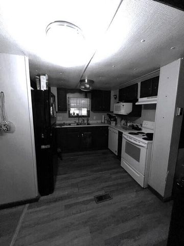 8651 County Road 3440, Mountain View, MO 65548