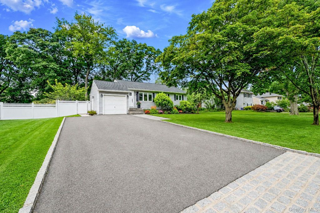8 Gedney Avenue, Smithtown, NY 11787 — exterior