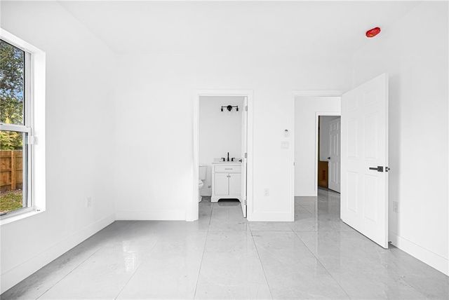 7990 NW 8th Avenue, Miami, FL 33150