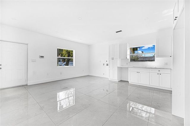 7990 NW 8th Avenue, Miami, FL 33150