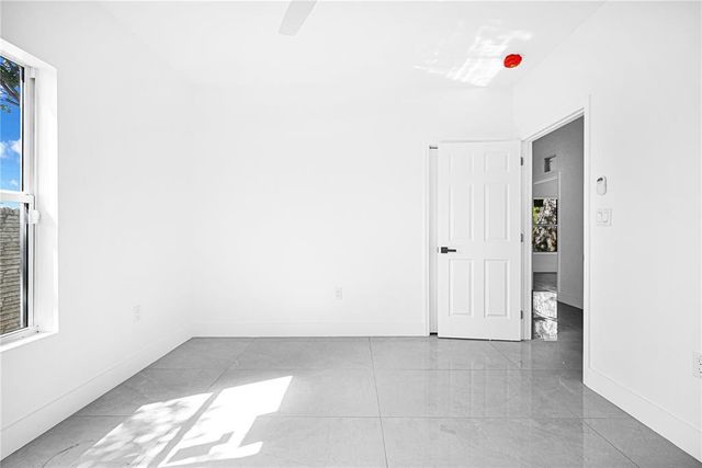 7990 NW 8th Avenue, Miami, FL 33150
