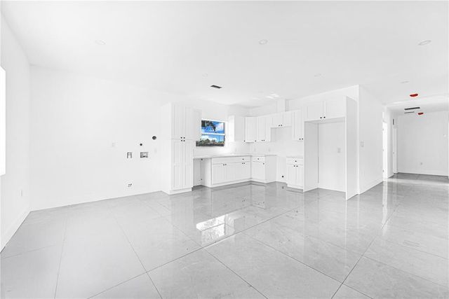7990 NW 8th Avenue, Miami, FL 33150