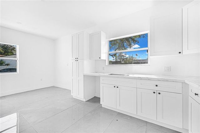 7990 NW 8th Avenue, Miami, FL 33150