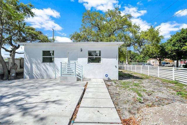 7990 NW 8th Avenue, Miami, FL 33150