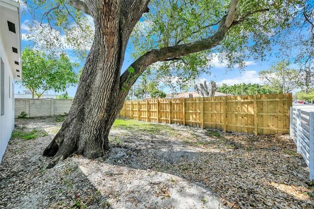 7990 NW 8th Avenue, Miami, FL 33150