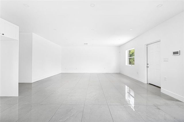 7990 NW 8th Avenue, Miami, FL 33150