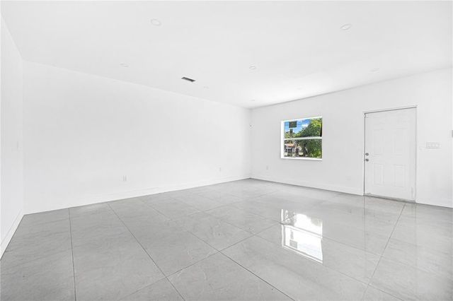 7990 NW 8th Avenue, Miami, FL 33150