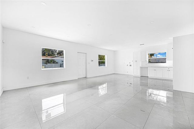 7990 NW 8th Avenue, Miami, FL 33150