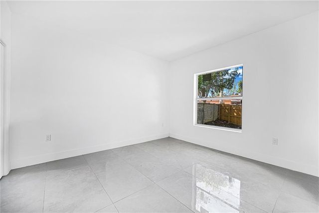 7990 NW 8th Avenue, Miami, FL 33150