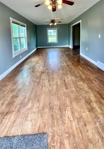 512 E 4th Street, Maryville, MO 64468