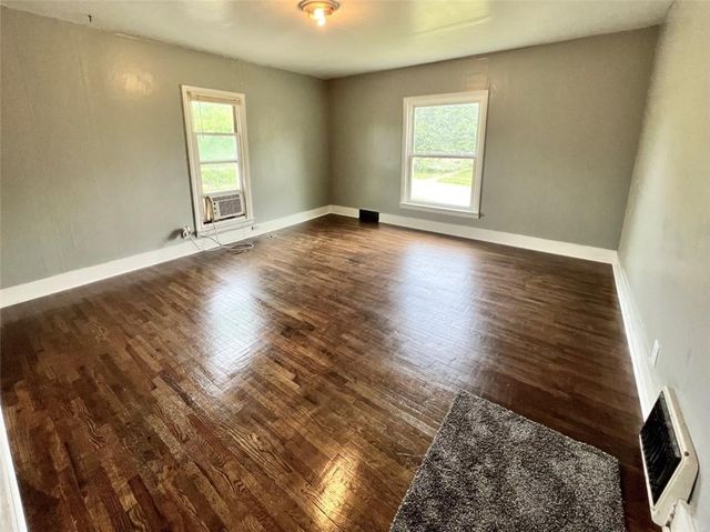 512 E 4th Street, Maryville, MO 64468