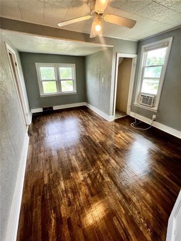 512 E 4th Street, Maryville, MO 64468