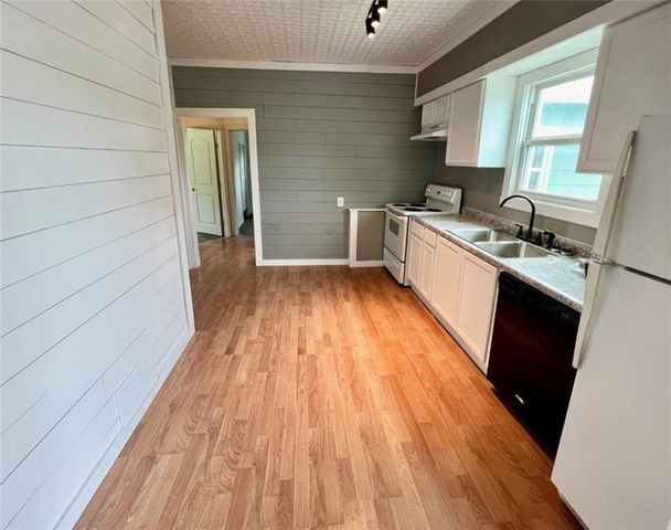 512 E 4th Street, Maryville, MO 64468