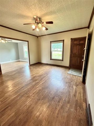 512 E 4th Street, Maryville, MO 64468