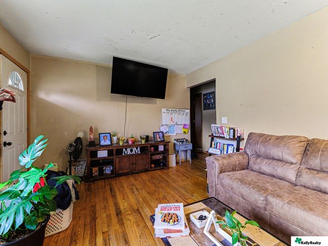 4655 Nebraska Avenue, Omaha, NE 68104