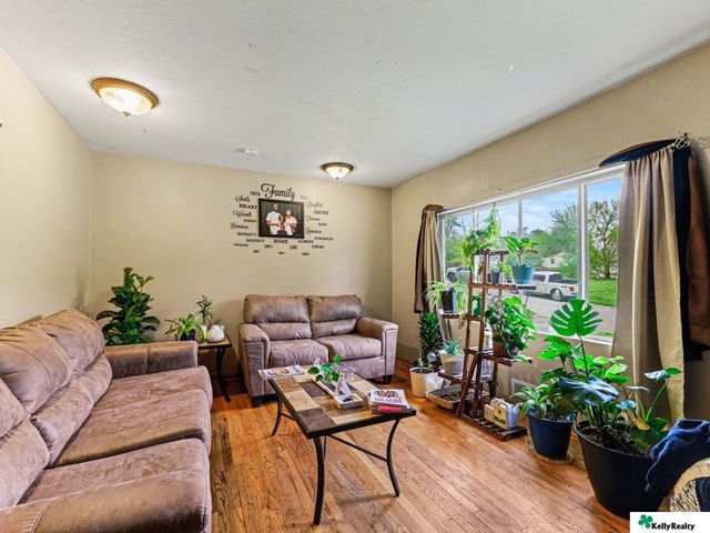 4655 Nebraska Avenue, Omaha, NE 68104
