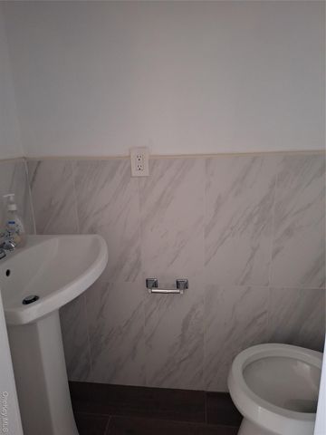16718 Hillside Avenue 2nd floor, Jamaica, NY 11432