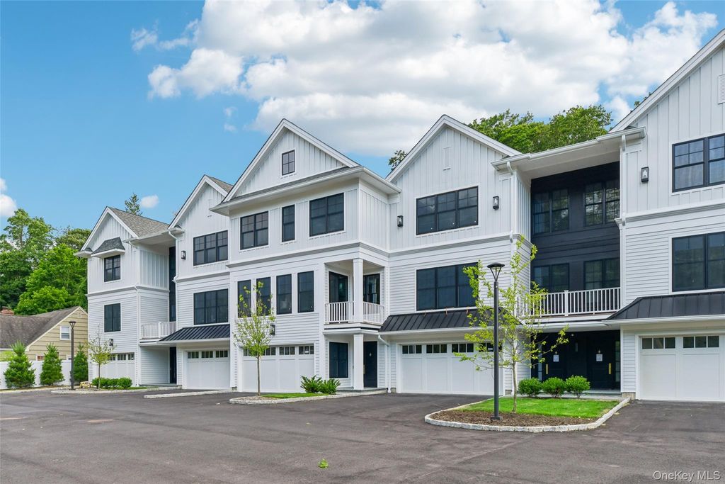 133 Spring Road 1, Huntington, NY 11743 — exterior