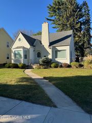 2220 Beaufort Avenue, Toledo, OH 43613