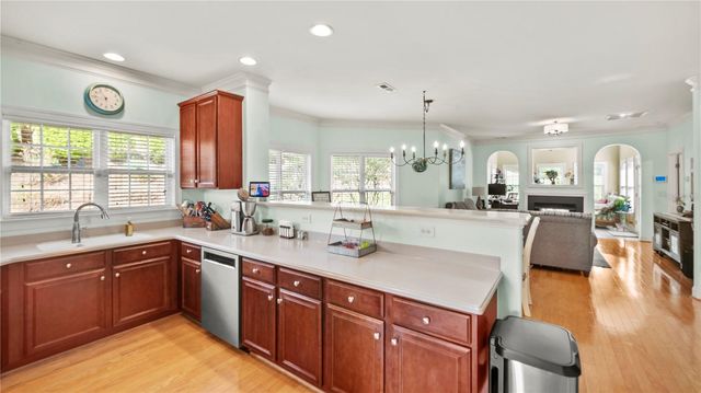 2711 MONTICELLO, Burlington, NC 27215