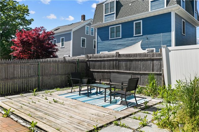 16 Dean Avenue 2, Newport, RI 02840