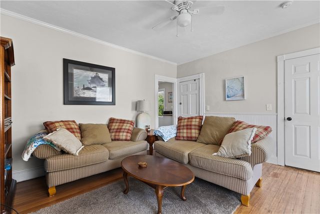 16 Dean Avenue 2, Newport, RI 02840