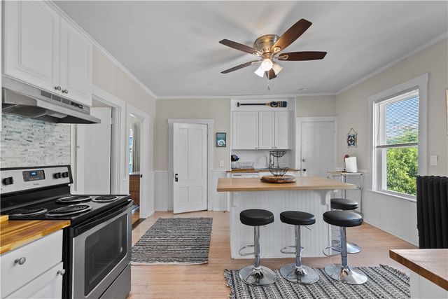 16 Dean Avenue 2, Newport, RI 02840