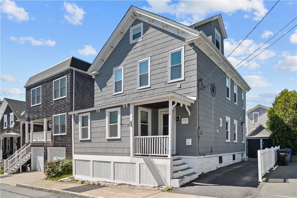16 Dean Avenue 2, Newport, RI 02840