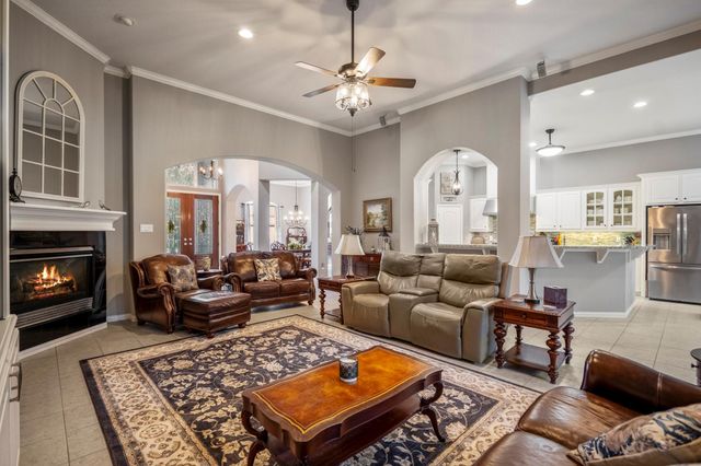 26 Brookgreen Circle S, Montgomery, TX 77356