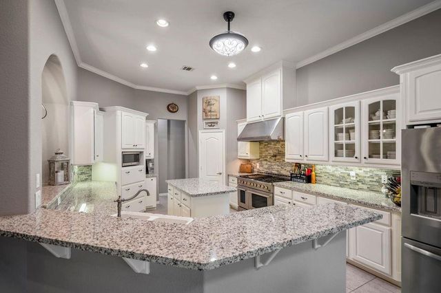 26 Brookgreen Circle S, Montgomery, TX 77356