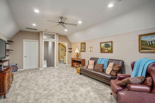 26 Brookgreen Circle S, Montgomery, TX 77356