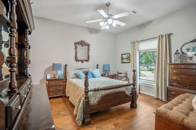 26 Brookgreen Circle S, Montgomery, TX 77356