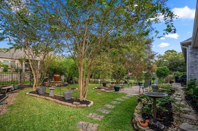 26 Brookgreen Circle S, Montgomery, TX 77356