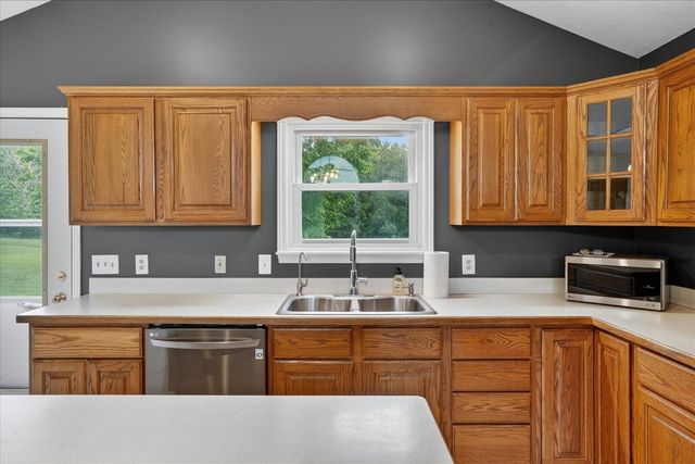 5569 S Corey Road, Perry, MI 48872