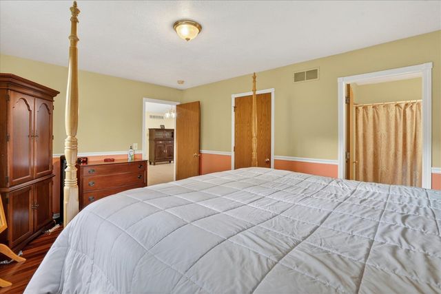 5569 S Corey Road, Perry, MI 48872