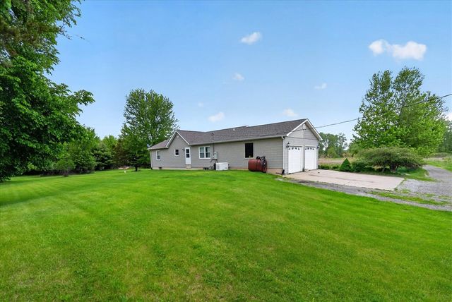5569 S Corey Road, Perry, MI 48872