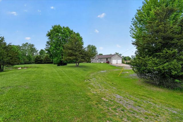 5569 S Corey Road, Perry, MI 48872