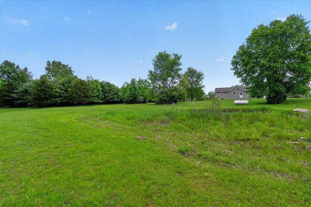 5569 S Corey Road, Perry, MI 48872