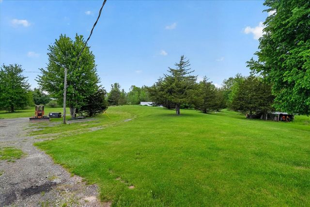 5569 S Corey Road, Perry, MI 48872