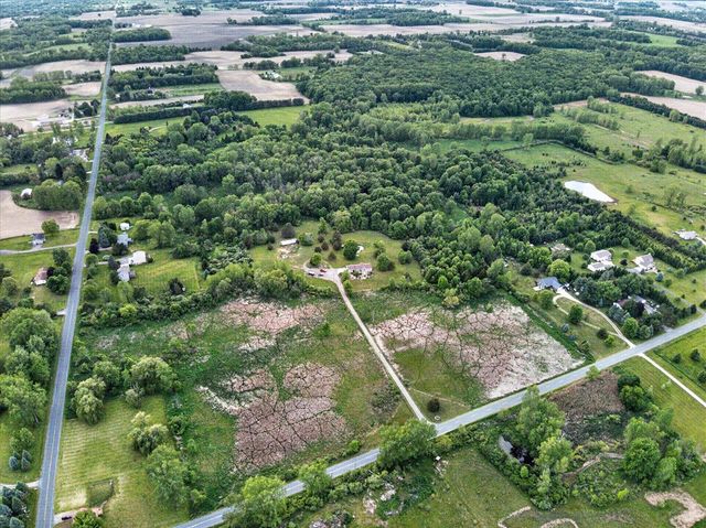 5569 S Corey Road, Perry, MI 48872
