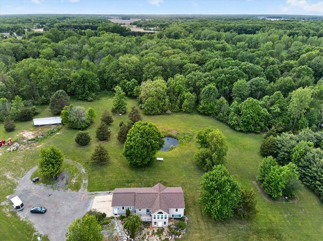5569 S Corey Road, Perry, MI 48872