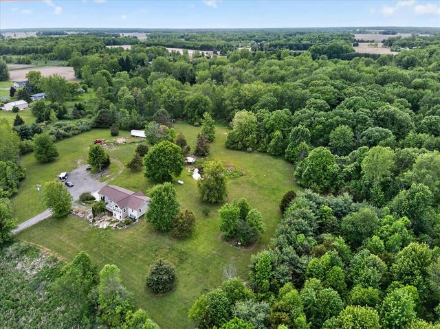5569 S Corey Road, Perry, MI 48872